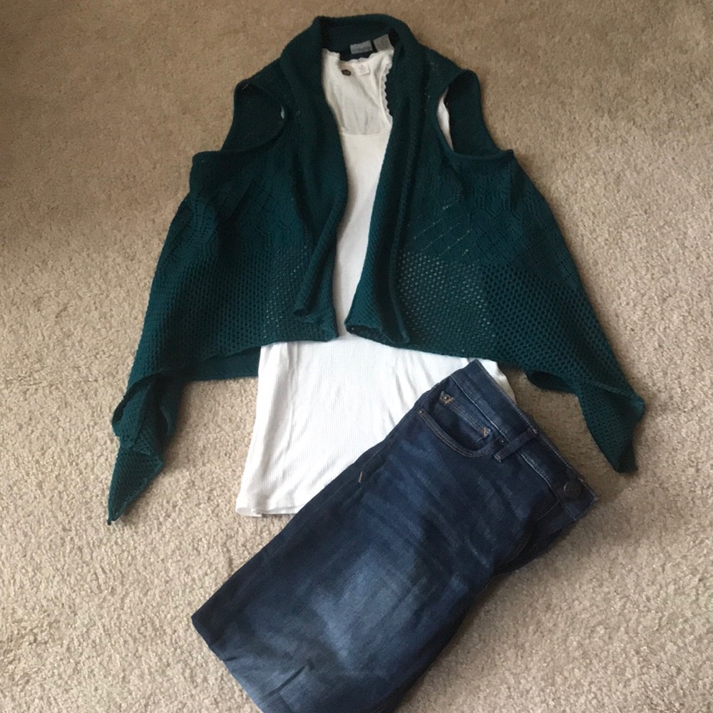 Adorable Sleeveless Lacy Teal Cardigan